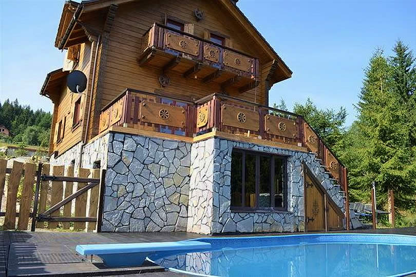 Dom Jurzyków z basenem